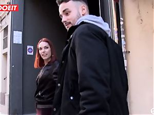 Spanish sex industry star seduces random guy into hook-up on webcam